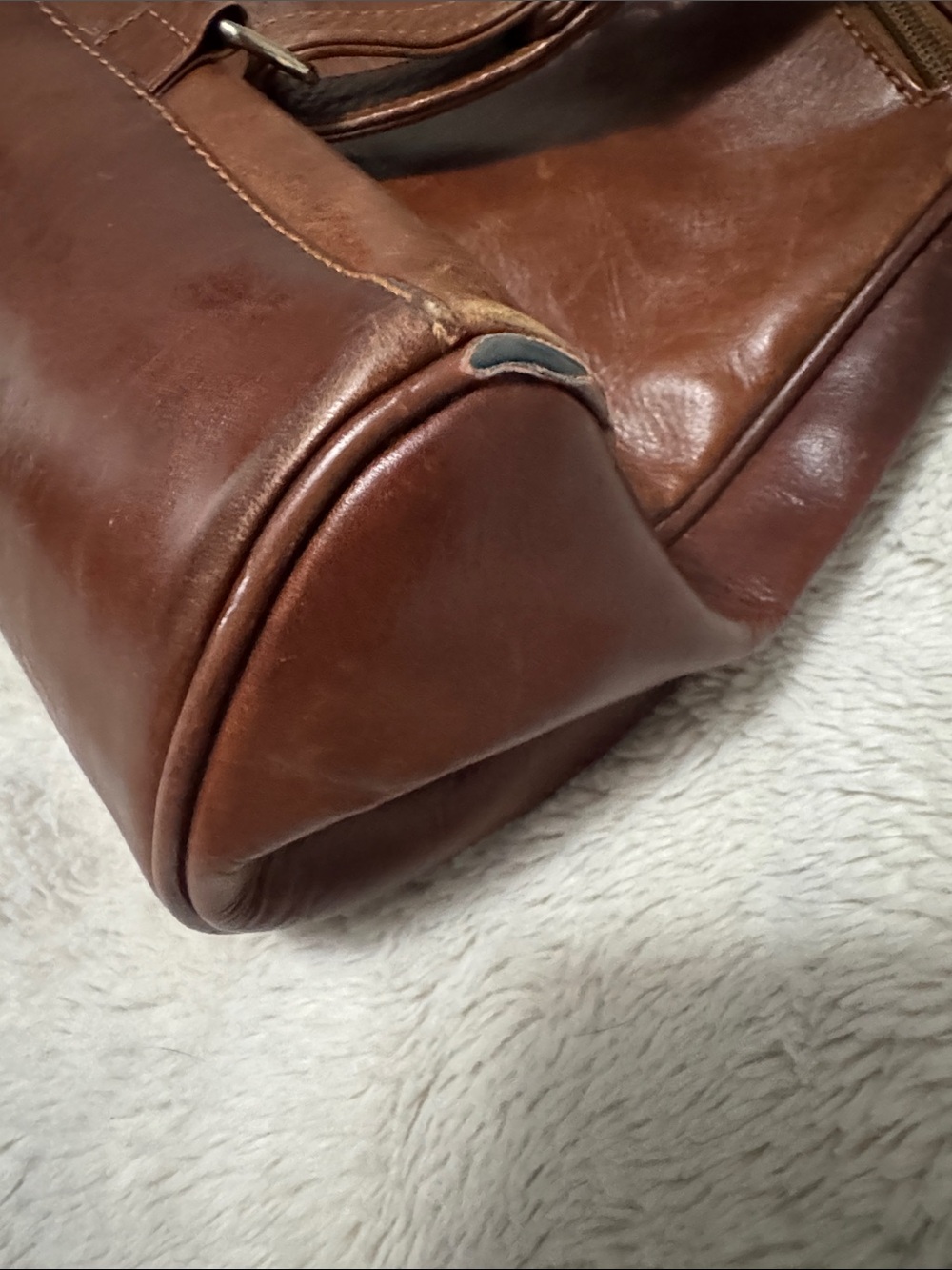 Basido | Brown Leather Sling Belt Bag - Classic Crossbody - Picture 9 of 11